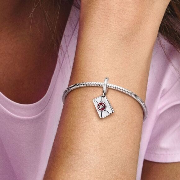 Pandora Harry Potter, Hogwarts Acceptance Letter Dangle Charm - Picture 4 of 6